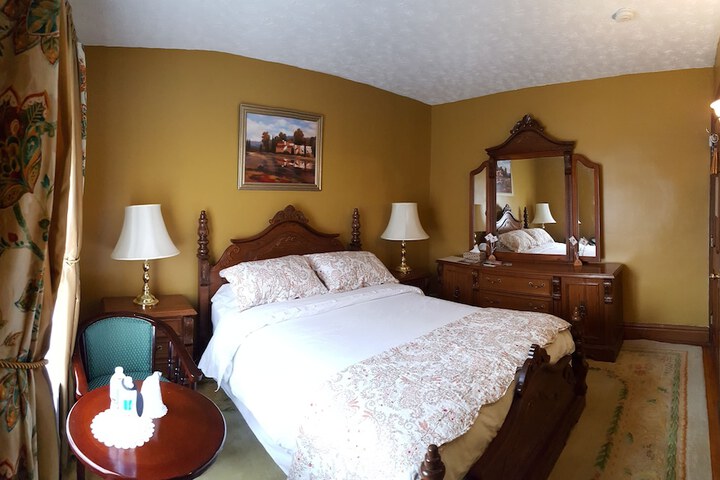 Room 12 of 22