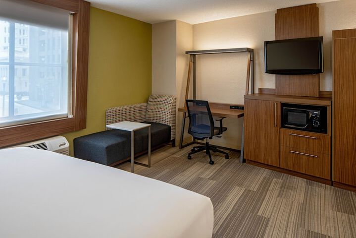 Room 34 of 52