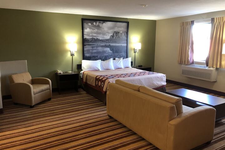 Super 8 by Wyndham S Jordan / Sandy/Slc Area