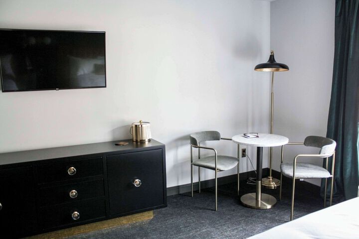 Room 26 of 32