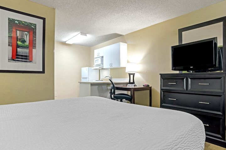 Room 19 of 32