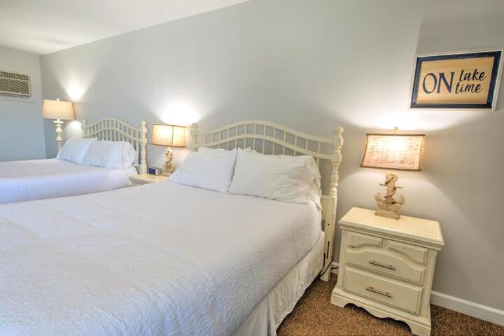 East Shore Lodging