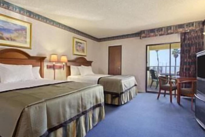 Room 7 of 19