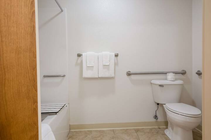 Room 26 of 35