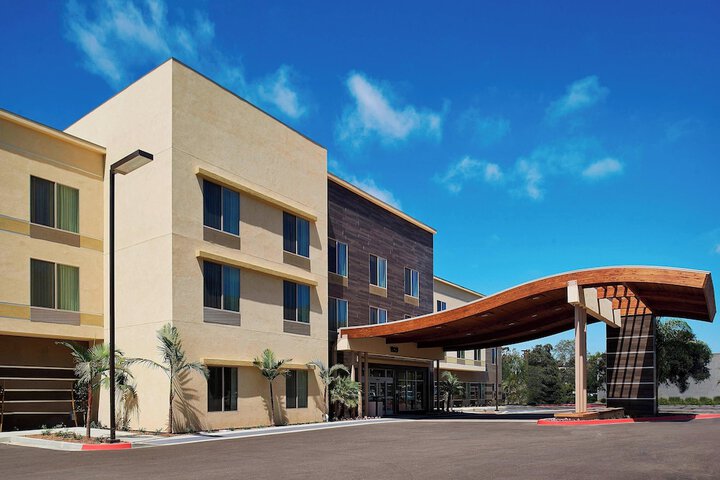 Hotel 2 of 33