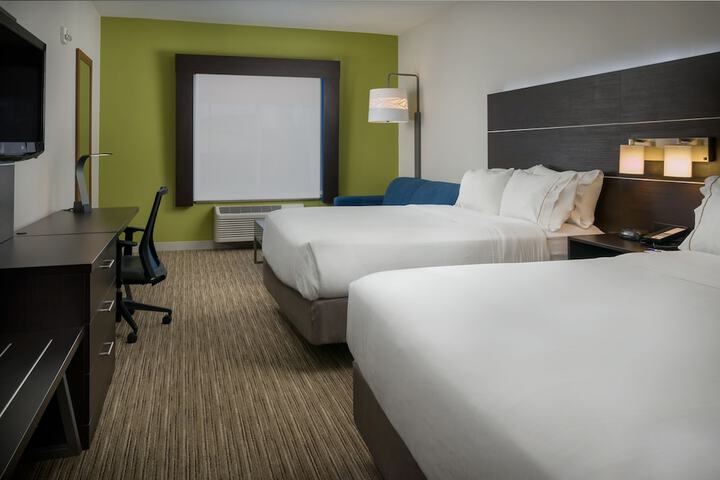 Room 12 of 39