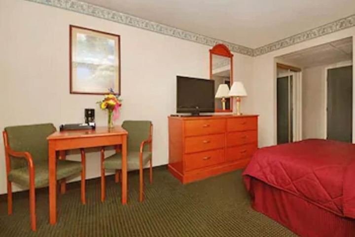 Room 18 of 33
