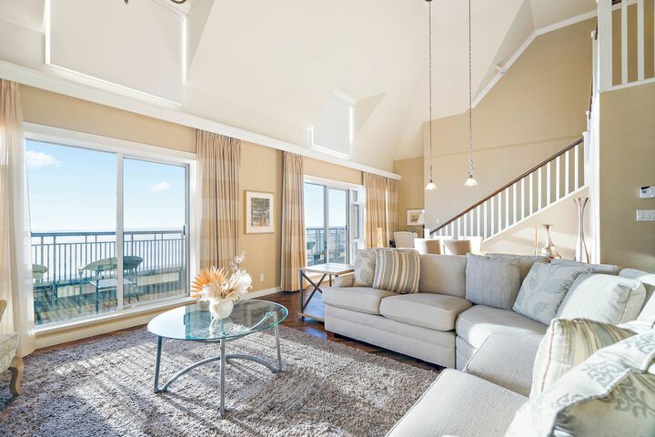 Oak Bay Beach Hotel