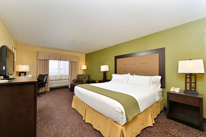 Holiday Inn Express Hotel & Suites Charlotte by IHG