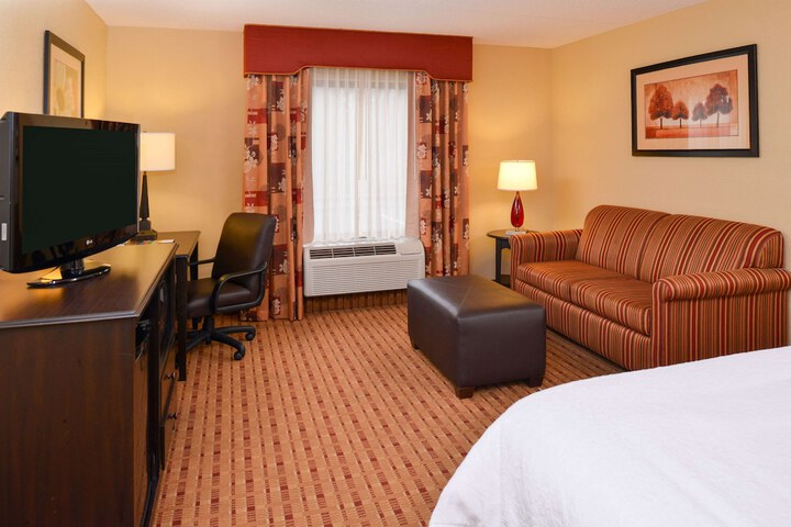 Room 32 of 46