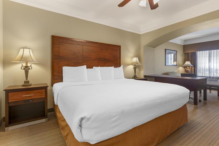 Best Western Plus Monica Royale Inn & Suites