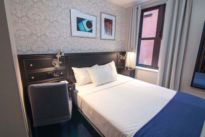 Room 55 of 71