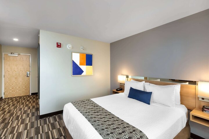Room 21 of 25
