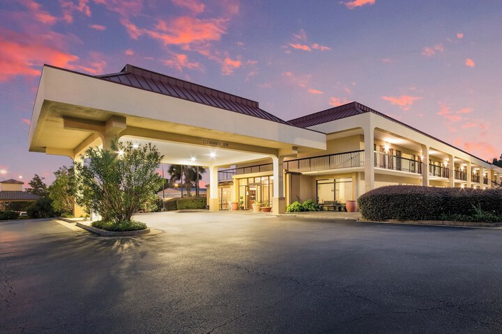 Hotel 3 of 43