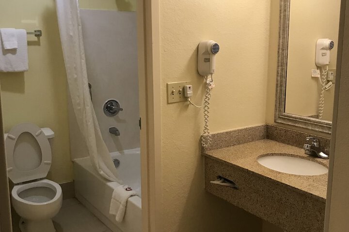 Room 28 of 51