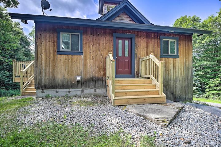 Airy & Bright Hideaway Near Smugglers Notch!