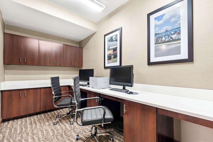 Comfort Suites near Robins Air Force Base