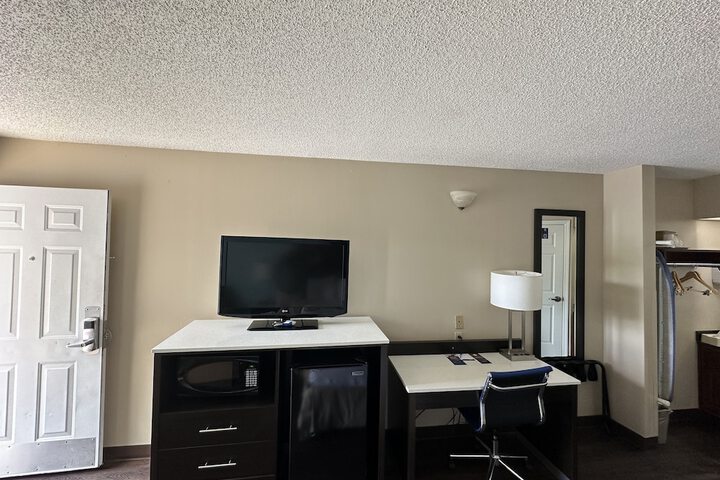 Room 16 of 59