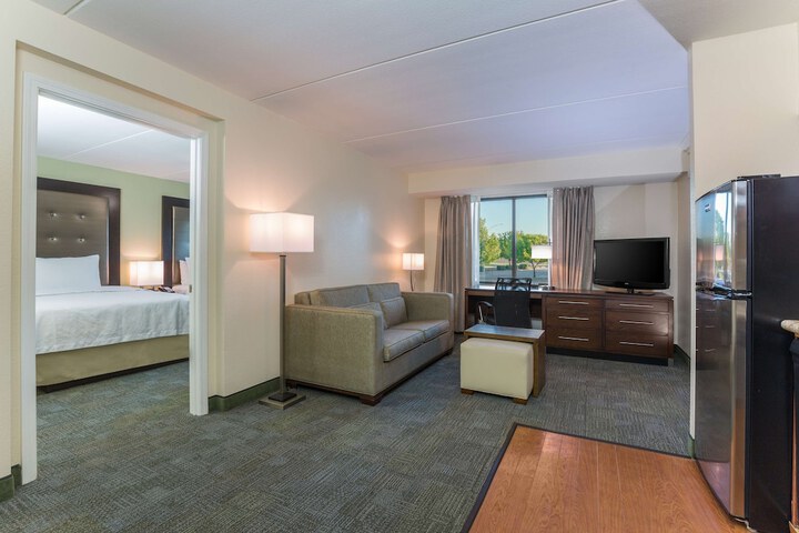 Room 11 of 39