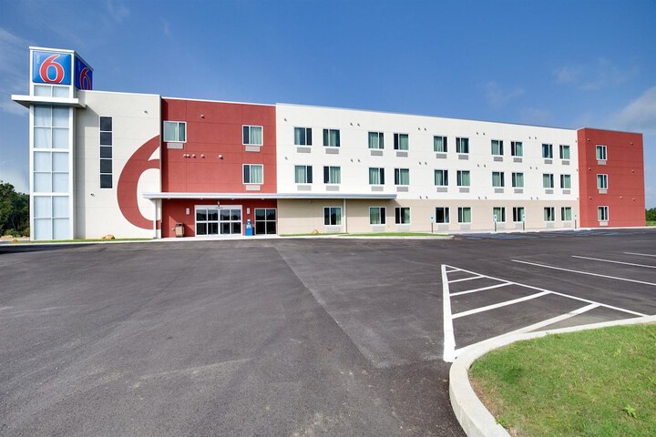 Motel 6 Poplar Bluff MO