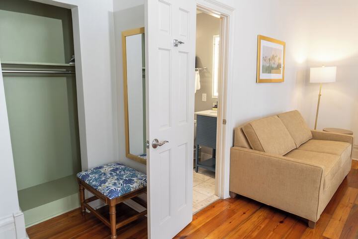 Room 30 of 40