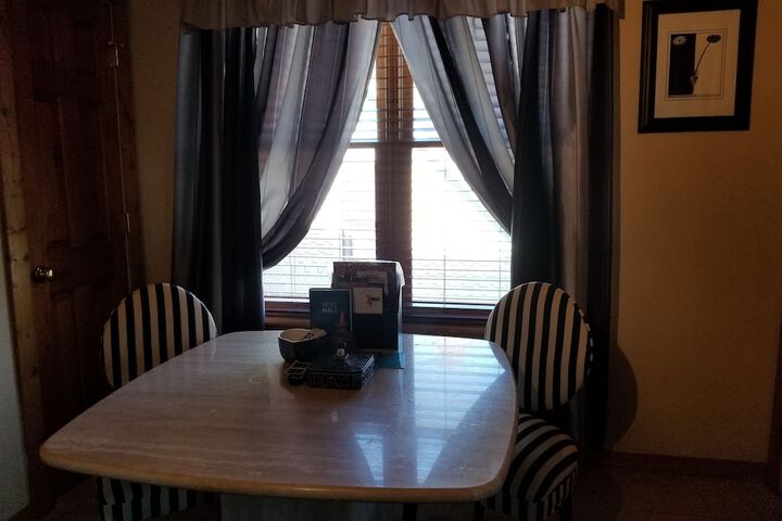 Room 142 of 289