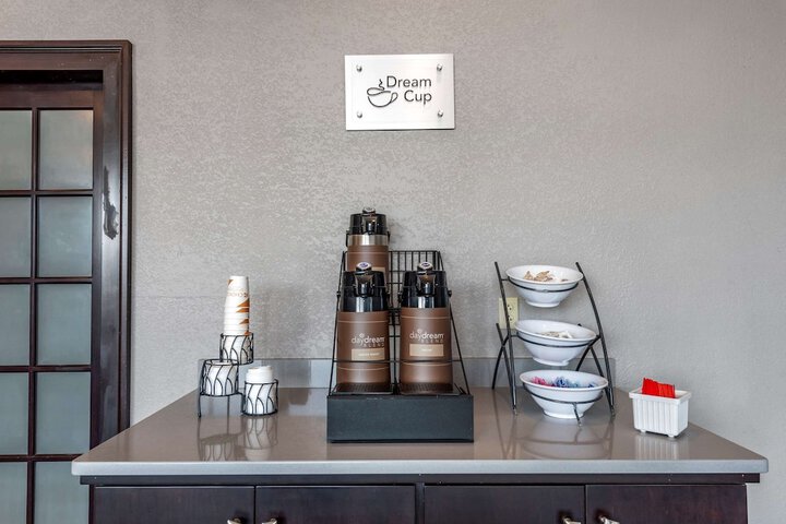 Breakfast/Coffee Service 28 of 32