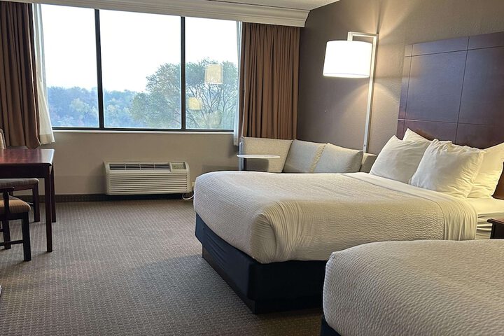 Room 46 of 69