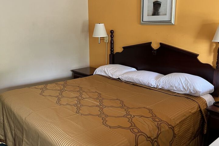 Room 14 of 29