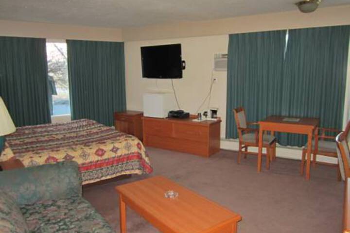 Red Coach Inn