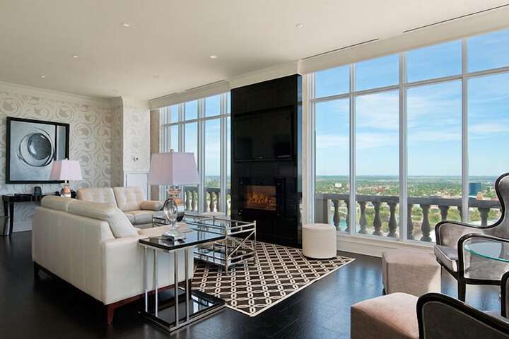 Hilton Niagara Falls / Fallsview Hotel & Suites