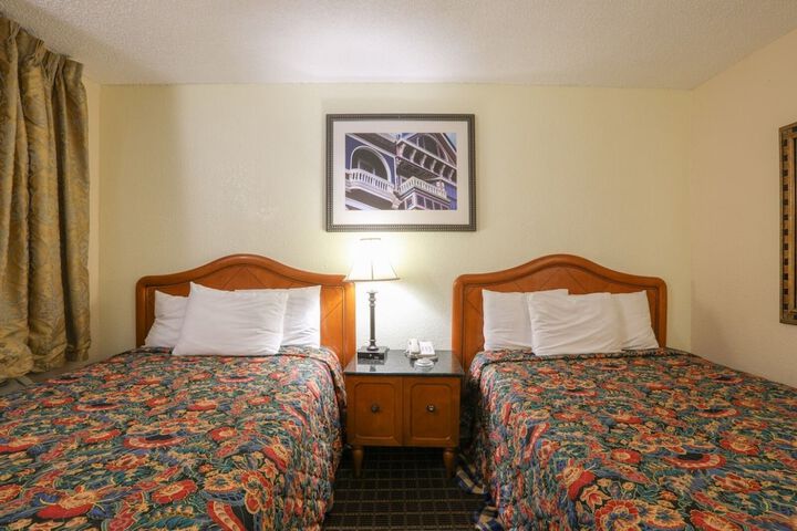 Room 15 of 38
