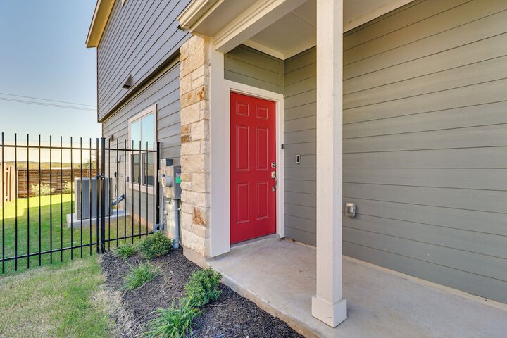 12 Mi to Dtwn Austin: Quiet Home w / Patio & Yard