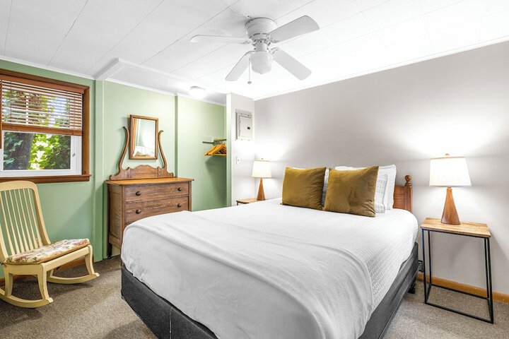 Room 13 of 30