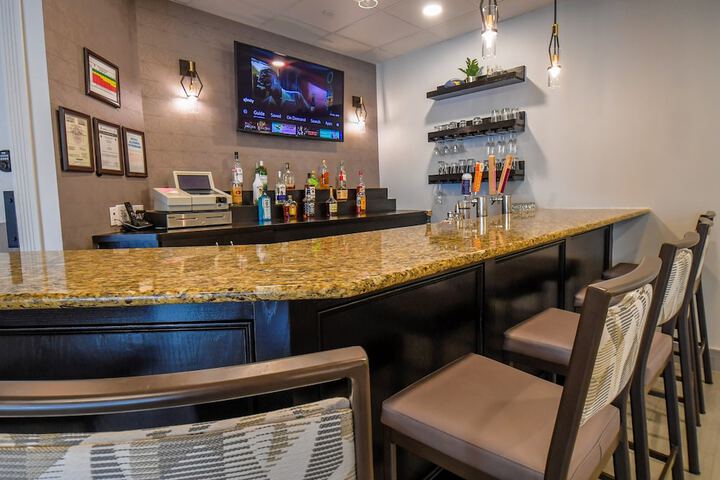 Euro Suites Hotel