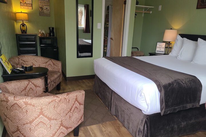 Lamplighter Cabins & Suites