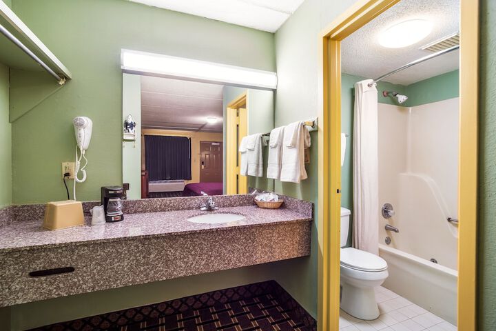 Rodeway Inn Greenwood