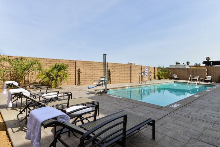 Holiday Inn Express & Suites Indio - Coachella Valley by IHG