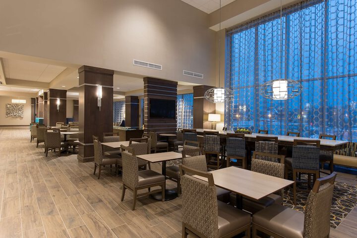 Hampton Inn & Suites Grand Rapids Downtown