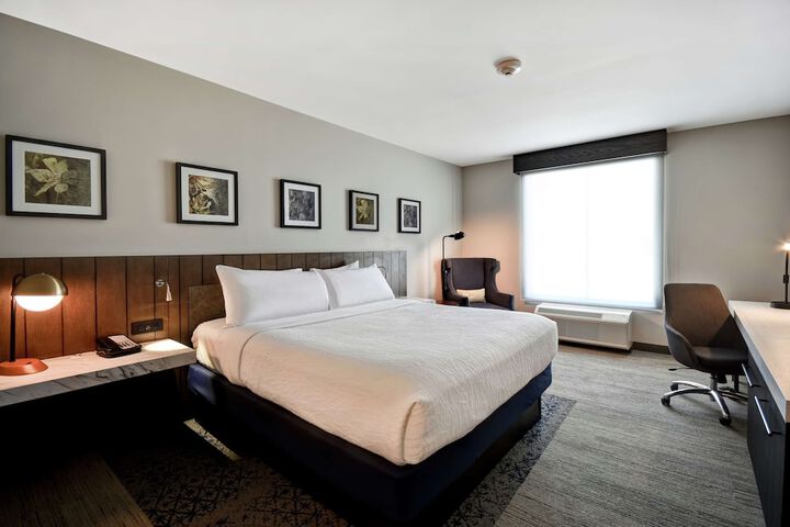 Room 28 of 46