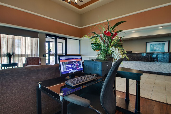 Business Center 33 of 34