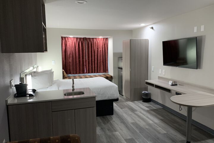 Room 27 of 29