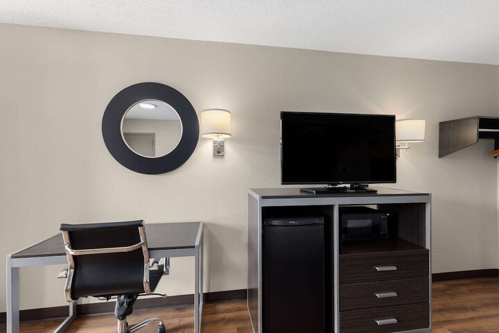 Room 15 of 28