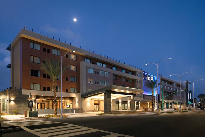 Hotel 11 of 86