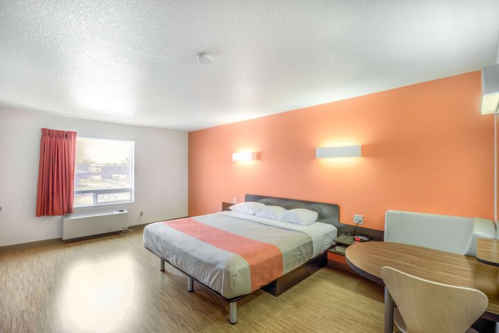 Room 16 of 93