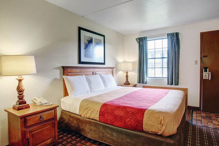 Room 13 of 31