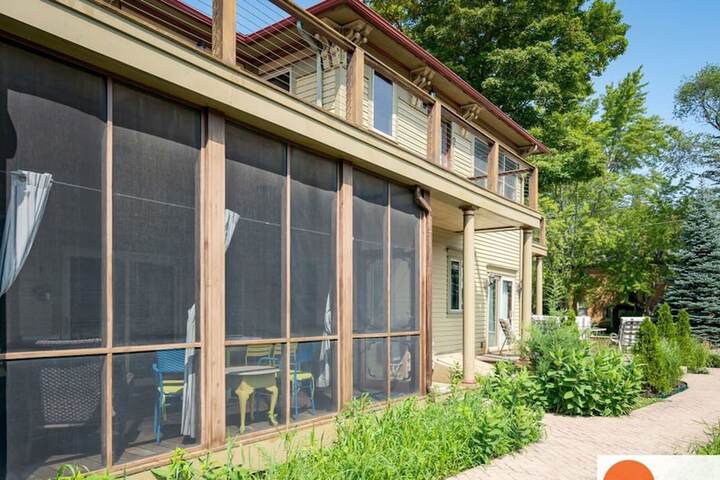 Lake Life Getaway - Condo Near Downtown
