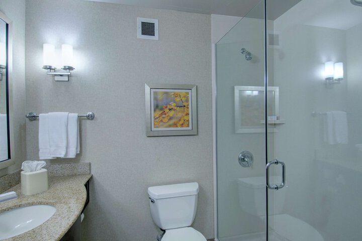 Room 28 of 65
