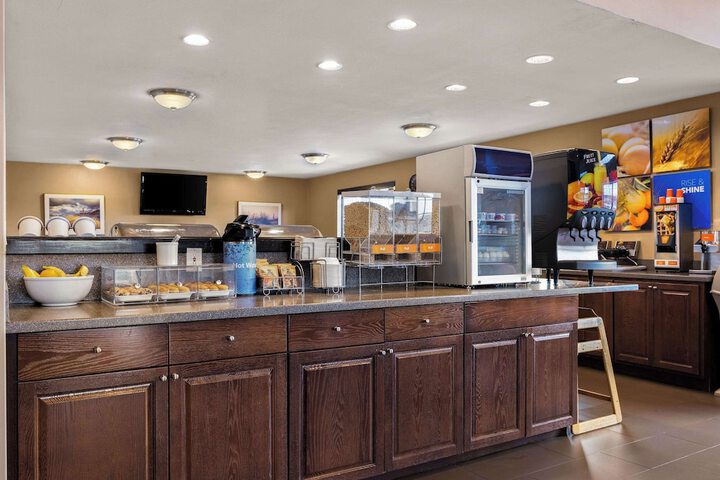 Comfort Inn & Suites Ludington near US-10