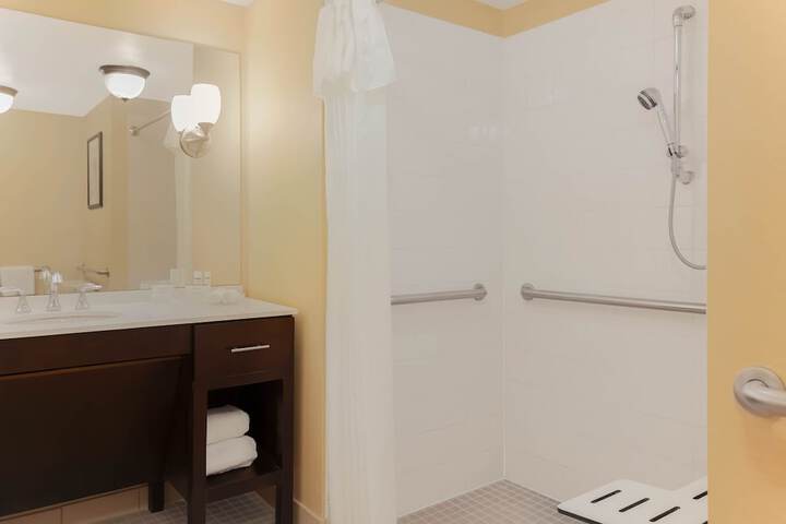 Room 10 of 29
